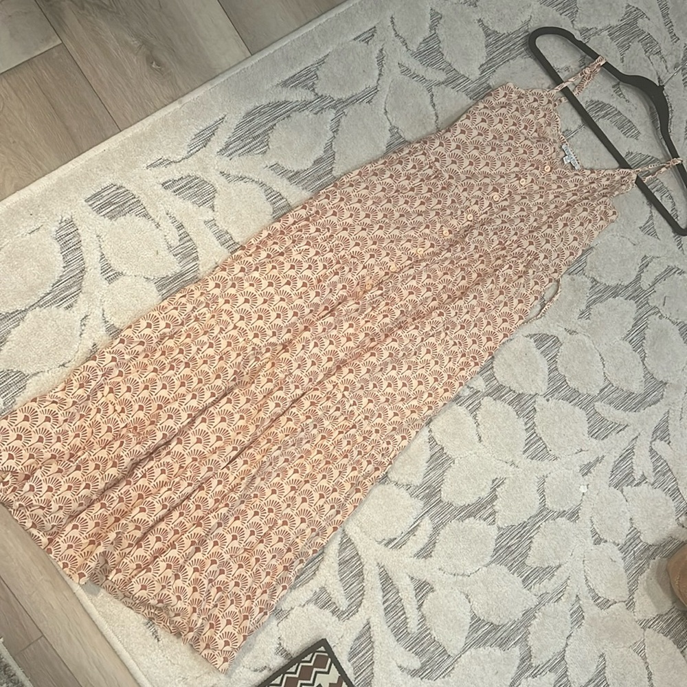 Patrons of piece neutral boho midi dress